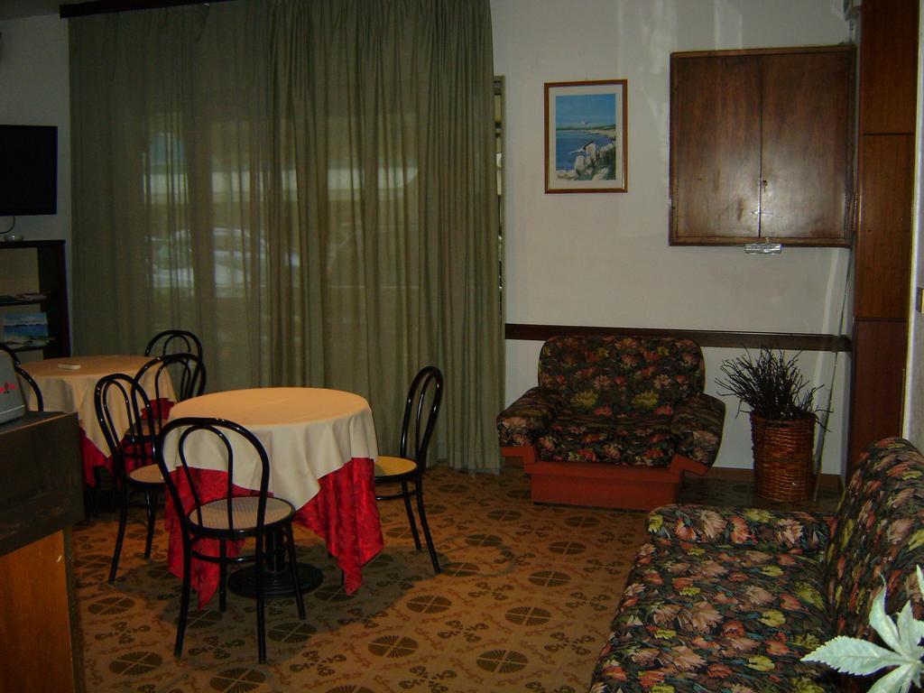 Hotel Villa Del Sole Rimini Eksteriør bilde