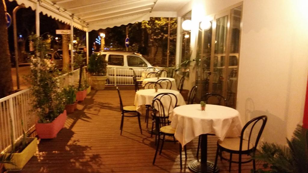 Hotel Villa Del Sole Rimini Eksteriør bilde